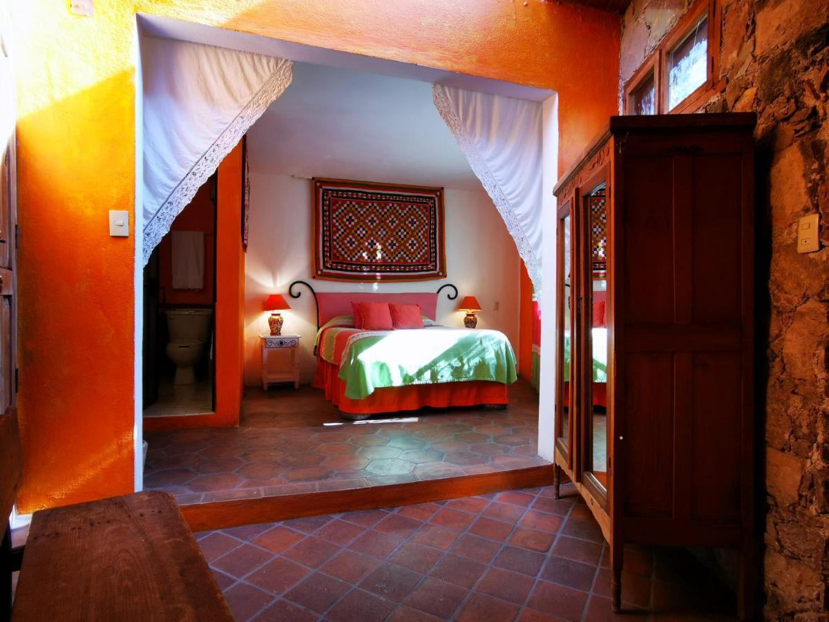 Casa De Los Espiritus Alegres By Rotamundos Guanajuato Camera foto